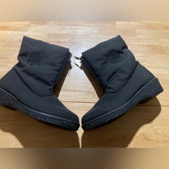 Toe Warmers black boots size 7 1/2 in EUC No signs of wear. Made in Canada 🇨🇦 - Picture 9 of 11